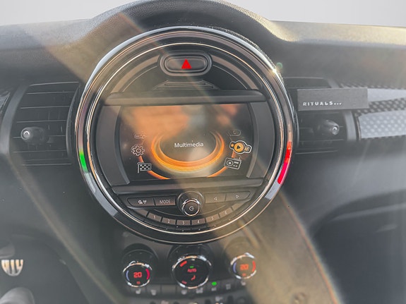 MINI Cooper S 14 of 22