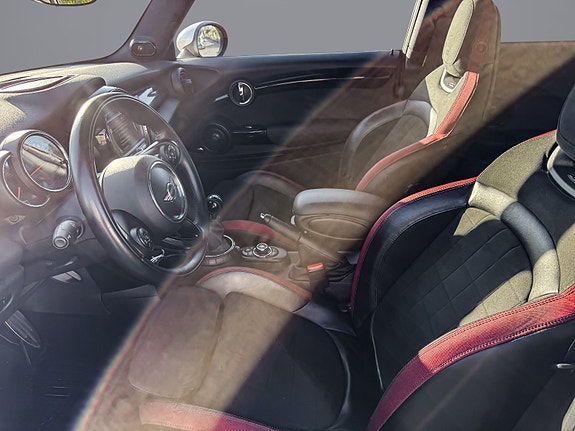 MINI Cooper S 11 of 22