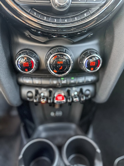 MINI Cooper S 15 of 22