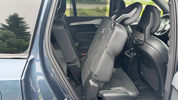 Volvo XC90 18 of 21