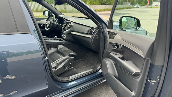 Volvo XC90 14 of 21