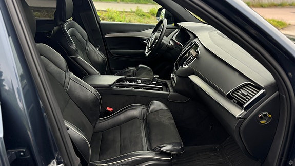 Volvo XC90 12 of 21
