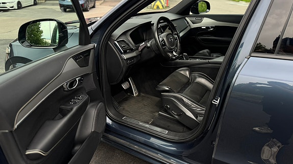 Volvo XC90 13 of 21