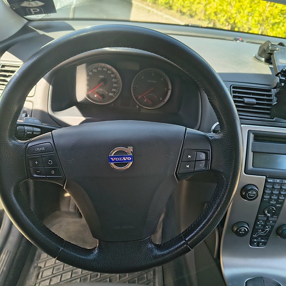 Volvo S40 3 of 13