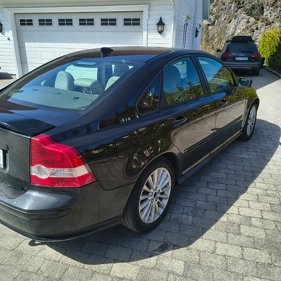 Volvo S40 8 of 13
