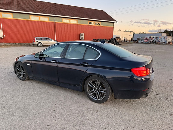 BMW 520d 4 of 5