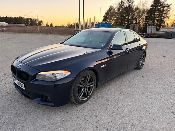 BMW 520d 2 of 5