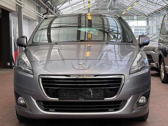 Peugeot 5008 2 of 5