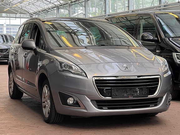 Peugeot 5008 3 of 5