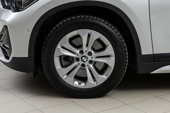 BMW X1 4 of 5