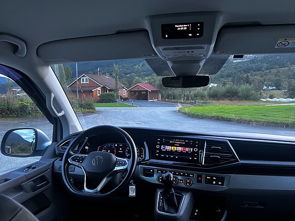 Volkswagen Caravelle 22 of 30