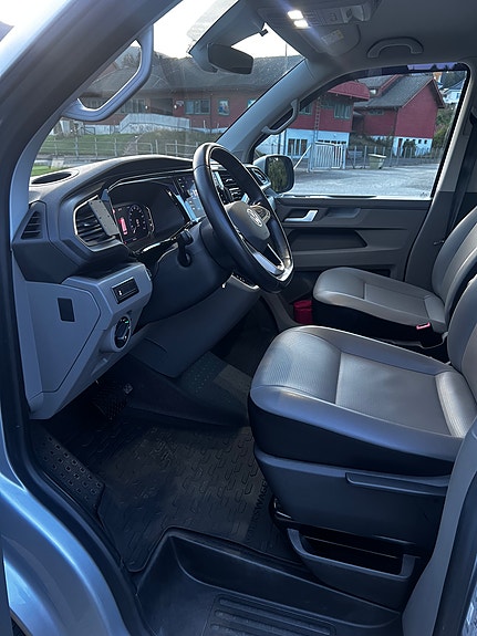 Volkswagen Caravelle 18 of 30