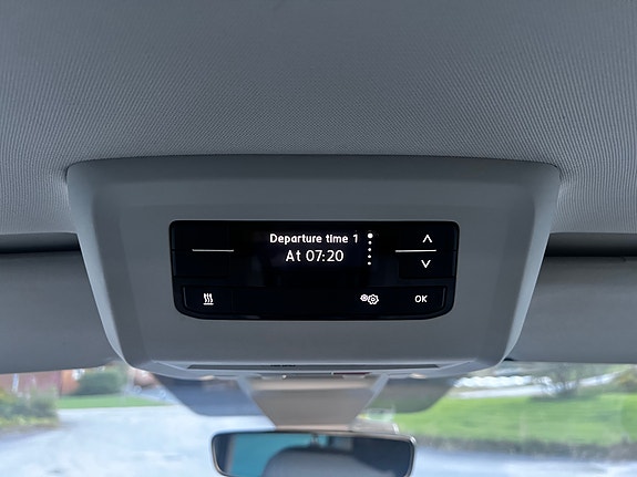 Volkswagen Caravelle 27 of 30