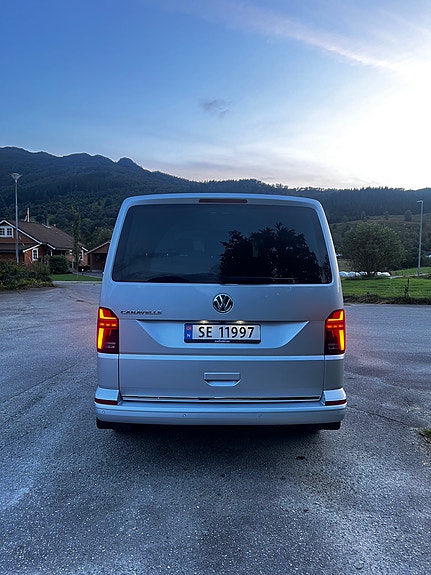 Volkswagen Caravelle 7 of 30