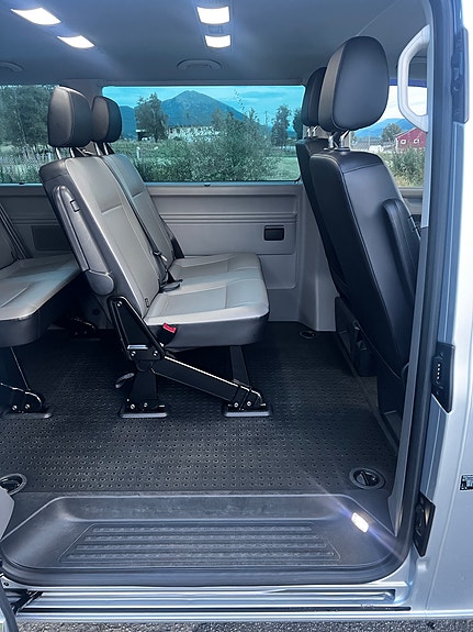 Volkswagen Caravelle 30 of 30