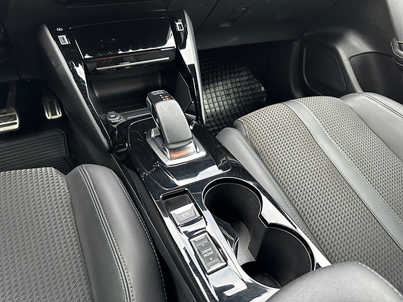Peugeot 208 16 of 19