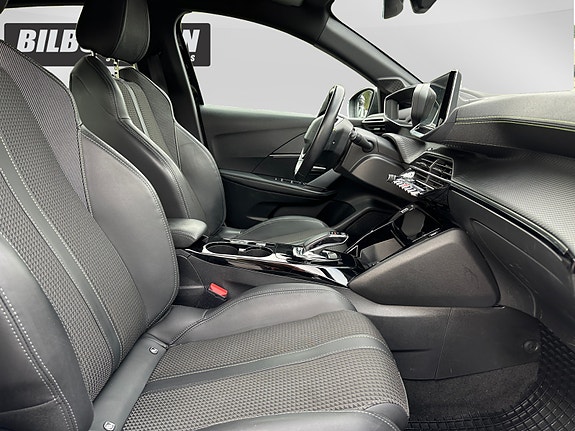 Peugeot 208 12 of 19
