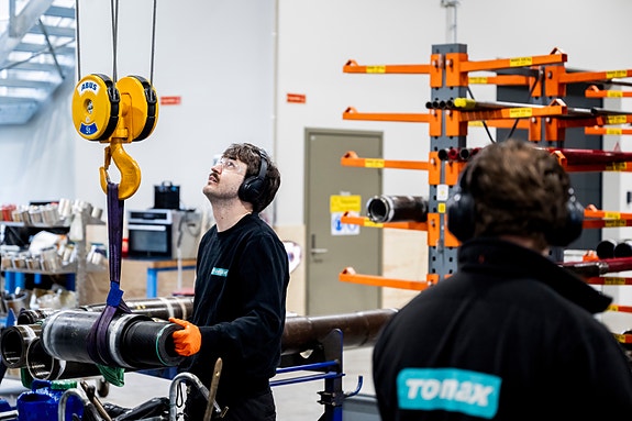 Montering og service for Europa foregår på Forus. Vi har  tilsvarende kapasitet i Dubai og Houston.