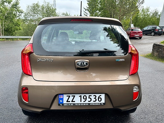 Kia Picanto 4 of 5