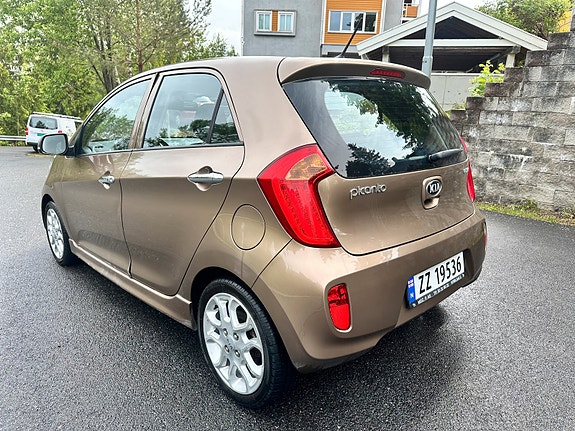 Kia Picanto 3 of 5