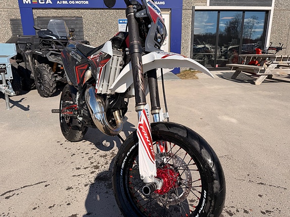 Fantic XE125 3 of 5