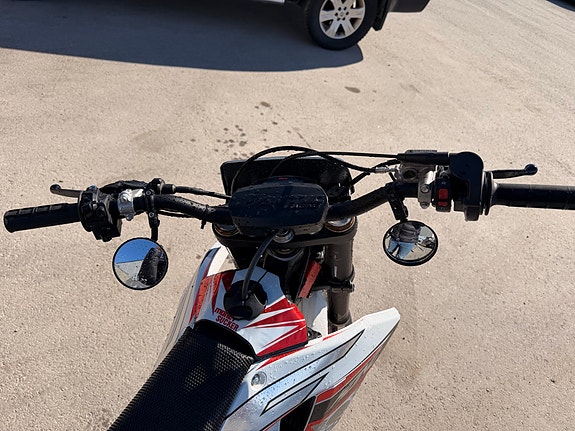 Fantic XE125 10 of 10