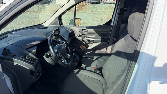 Ford Transit Connect 5 of 9