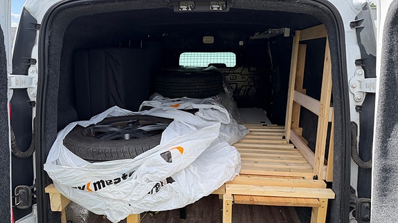 Ford Transit Connect 8 of 9