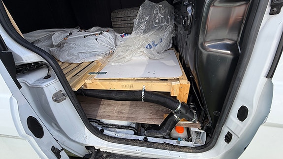 Ford Transit Connect 6 of 9