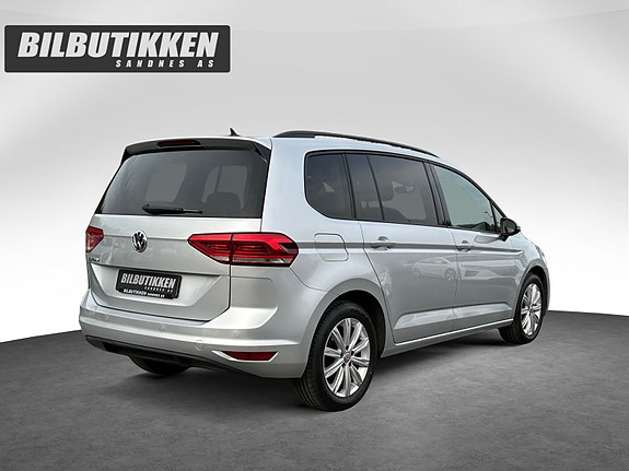 Volkswagen Touran 5 of 5