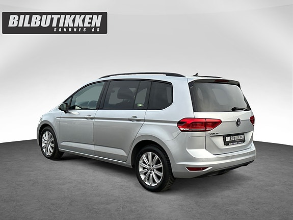 Volkswagen Touran 3 of 5