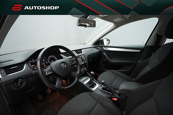 Skoda Octavia 2 of 5