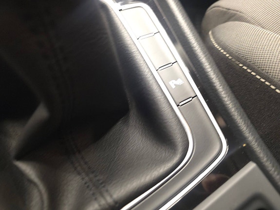Volkswagen Golf VII 29 of 30