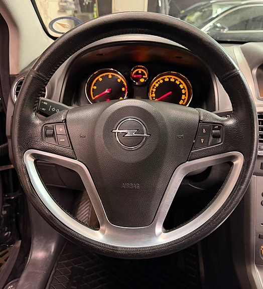 Opel Antara 21 of 30