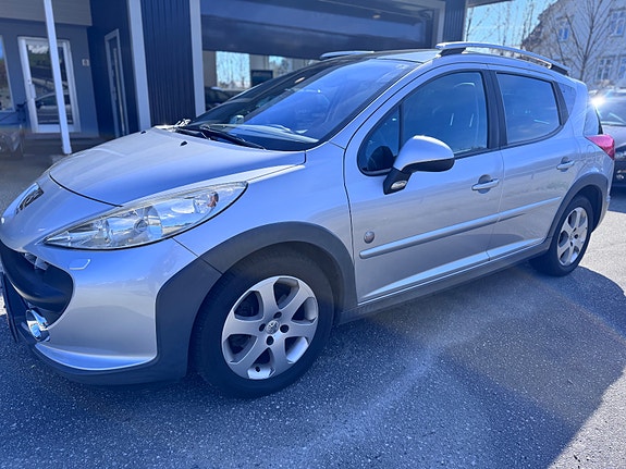 Peugeot 207 SW 4 of 30