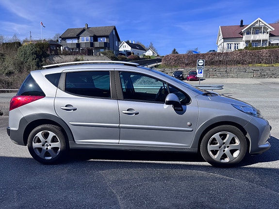 Peugeot 207 SW 10 of 30