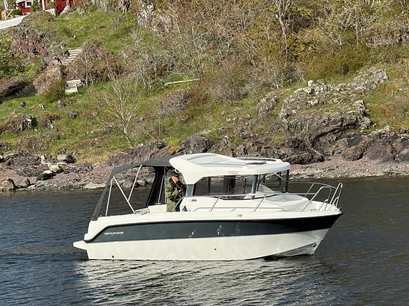 Flott Askeladden P66 Pilothouse. Suzuki 140 hk. Motor fra 2020. Full kalesje. WC