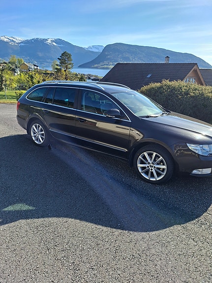 Skoda Superb 3 of 12