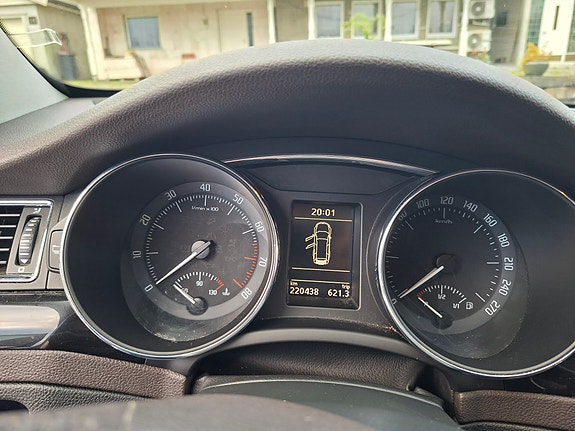 Skoda Superb 7 of 12