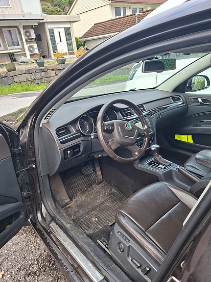 Skoda Superb 6 of 12