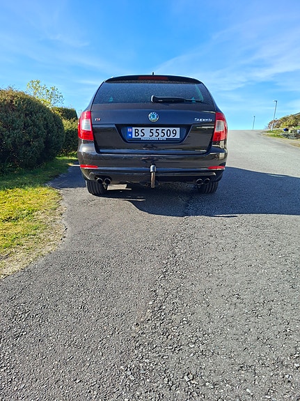 Skoda Superb 2 of 12