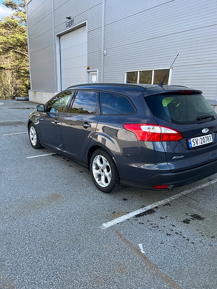 Ford Focus 2 of 26