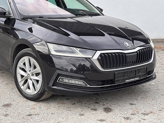Skoda Octavia 2 of 5