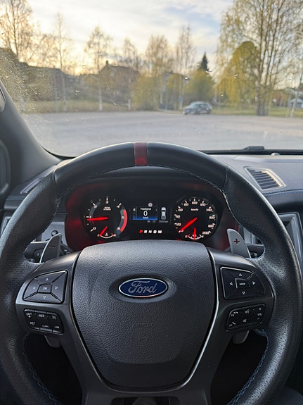 Ford Ranger Raptor 18 of 23