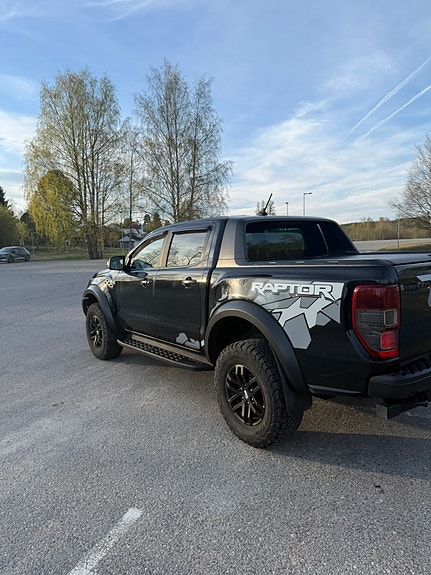 Ford Ranger Raptor 8 of 23