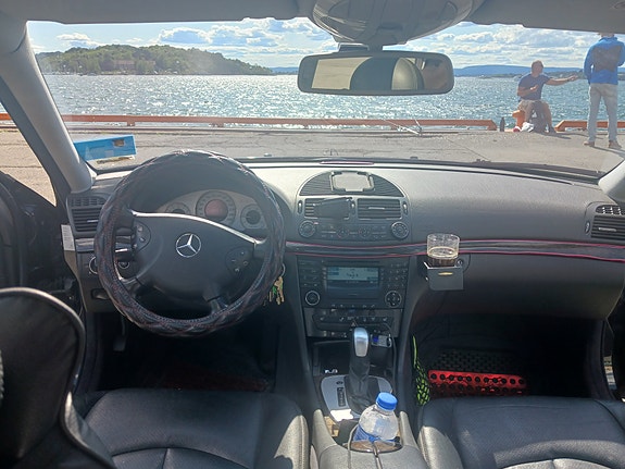 Mercedes-Benz E220 6 of 10