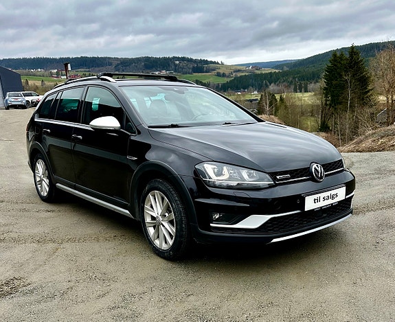 Volkswagen Golf Alltrack 2 of 22