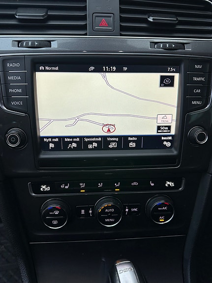 Volkswagen Golf Alltrack 14 of 22