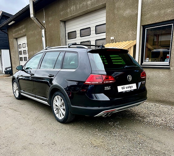 Volkswagen Golf Alltrack 10 of 22