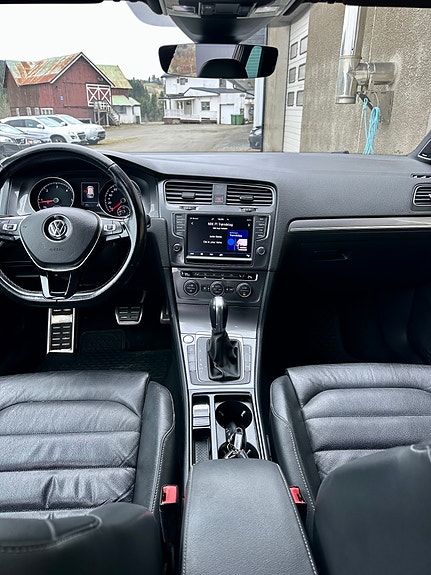 Volkswagen Golf Alltrack 13 of 22